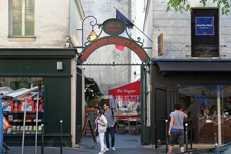 Image for the Tweet beginning: Paris’s oldest covered market just